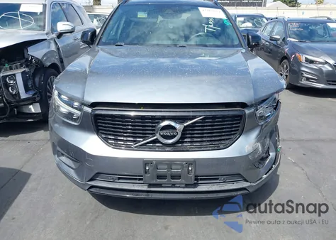 2019 Volvo Xc40 T4 R-Design z USA, uszkodzony, nr VIN YV4AC2HM0K2152315